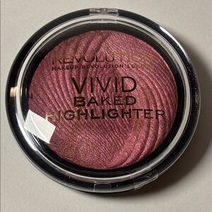 Makeup Revolution Vivid Baked Highlighter - Radiant Rosegold Lights 0.26 OZ